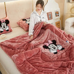 Softer Komfort: Die multifunktionale Kuscheldecke-Kissen-Kombination