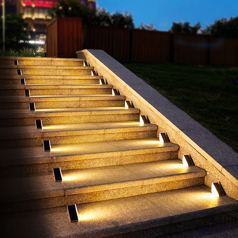 Solarbetriebene Treppenlichter für den Außenbereich – Warmweißes LED-Licht, Set mit 4 oder 10