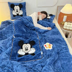 Softer Komfort: Die multifunktionale Kuscheldecke-Kissen-Kombination