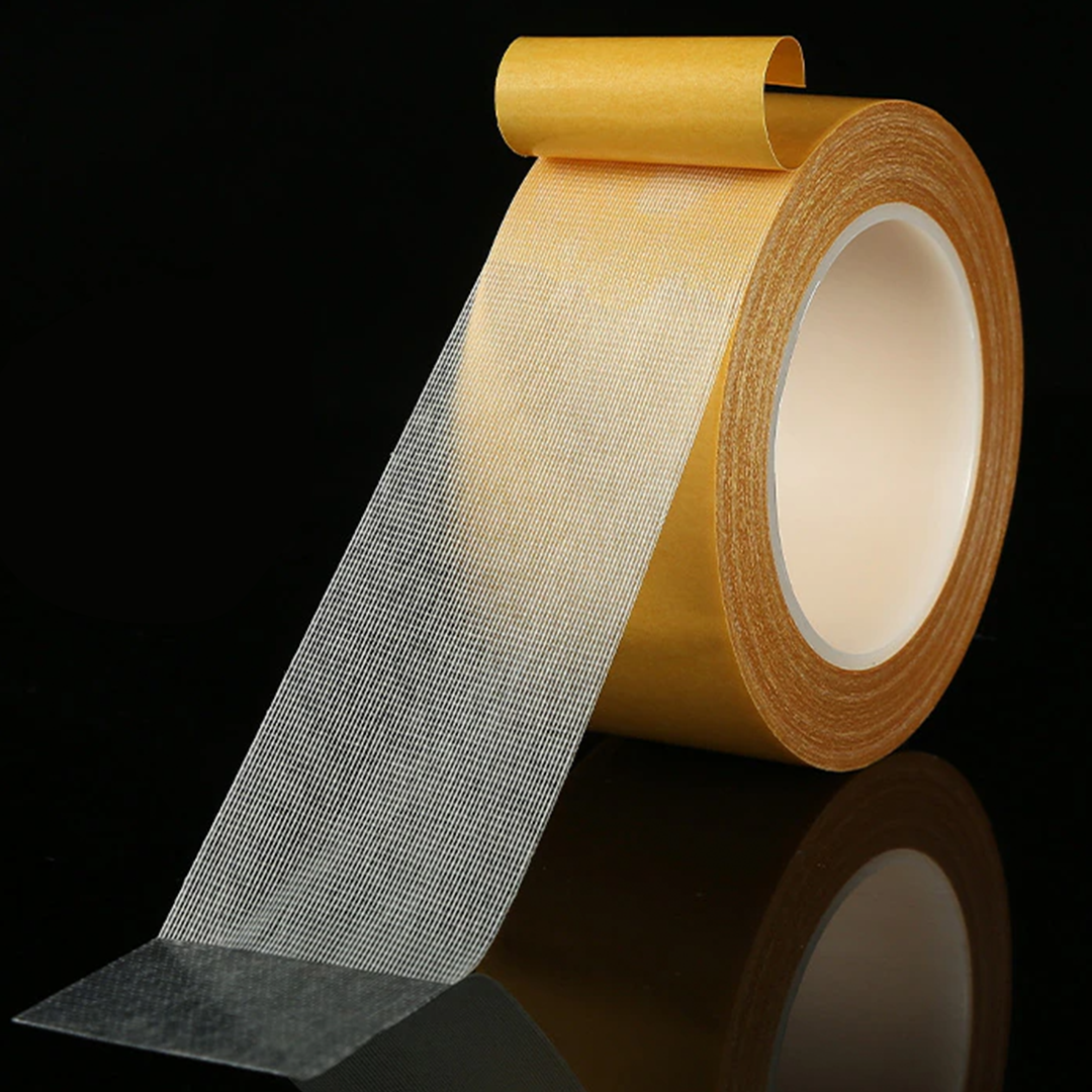 Transparente, haftfeste Klebebandrolle