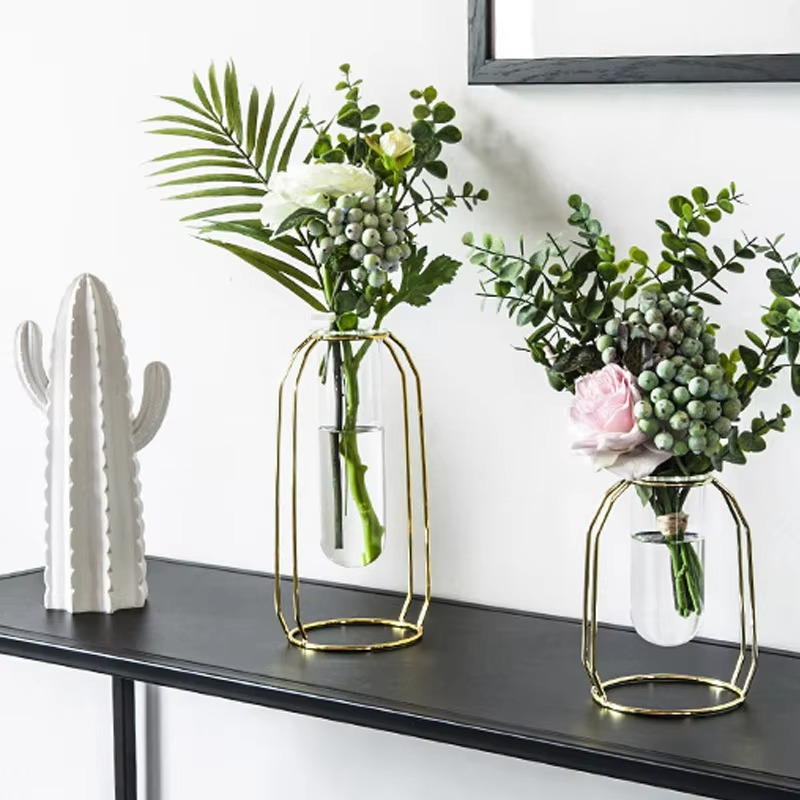 Stilvolle Blumengestelle – Elegante Basis für schöne Arrangements