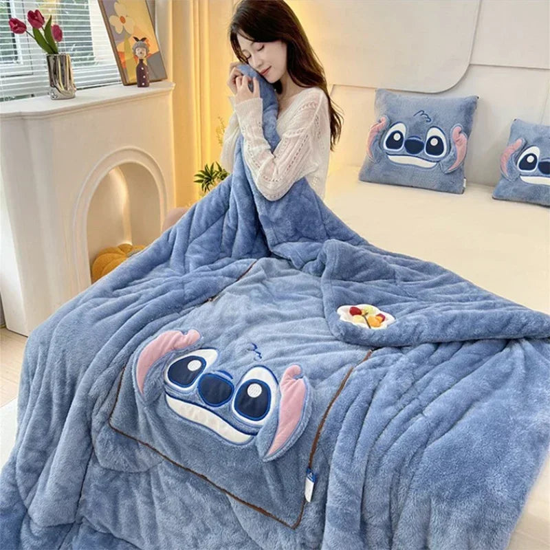 Softer Komfort: Die multifunktionale Kuscheldecke-Kissen-Kombination