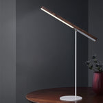 Stilvolle Slim Tischlampe aus Holz für modernes Wohnen