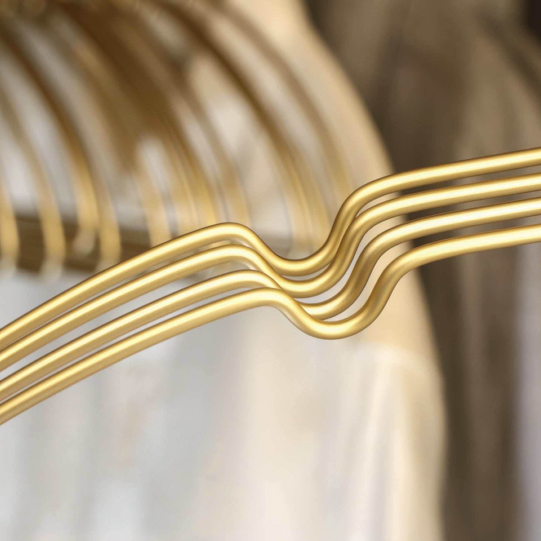 Elegante Metall-Kleiderbügel im 5er Set für Ordnung