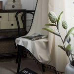 Beige Vorhang aus Baumwoll-Leinen mit schwarzem Quastendekor