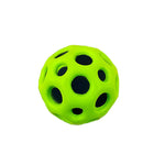 Federnder Spielball für sanftes Zurückprallen