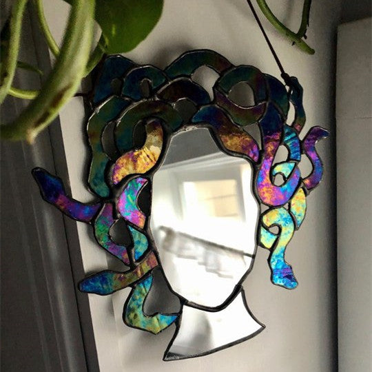Luzia | Handgefertigter Sonnenfänger mit Medusa-Design
