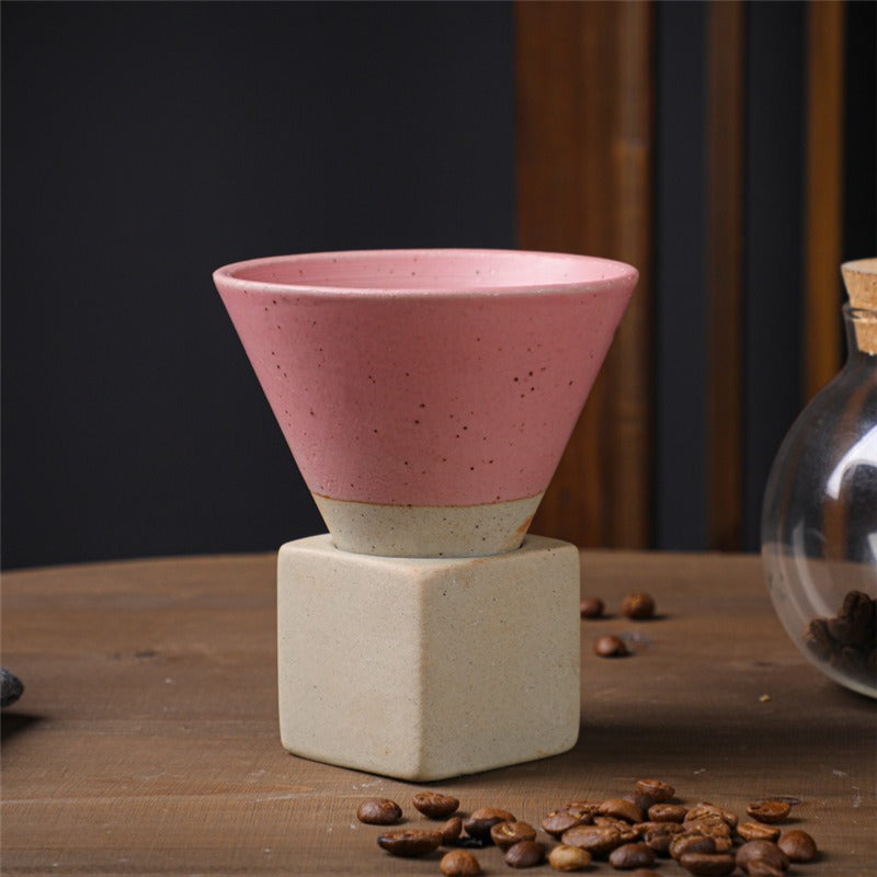 Große Keramikkaffeetasse mit konischer Nahtbasis - Becher und Untersetzer Set