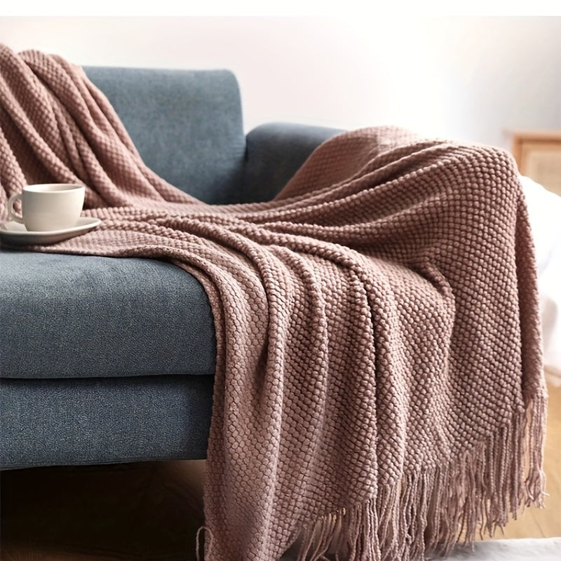 Leichte Strickdecke mit Quasten – Stilvolle Kuscheldecke für Ihr Zuhause