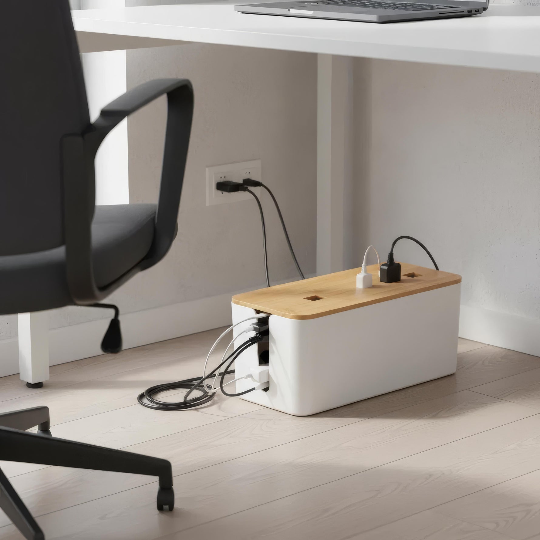 Cable Master – Elegant Cable Organizer for Order and Safety