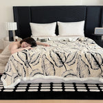 Luxuriöse Kuscheldecke aus Samt und Lammfleece | Stilvoll & Bequem für Ihr Zuhause