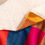 Gemütliche und Farbige Decke aus Plüsch – Warm und Einladend