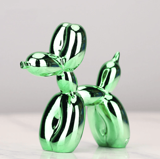 Funkelnde Hundefigur aus hochwertigem Kunstharz