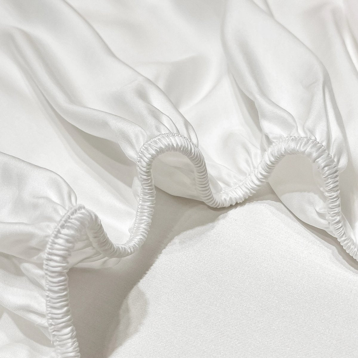 Deep Pocket Fitted Sheet in Long-Staple Cotton for Unisex Bedding