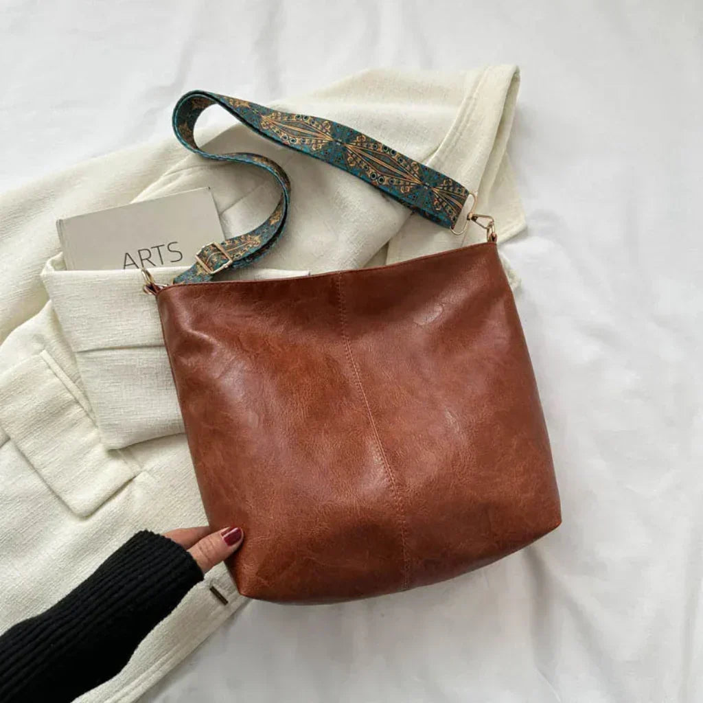 Classic Shoulder Bag for Women with Vintage Design