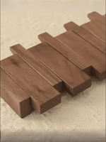 Eleganter Holzbekleidungshalter – Stilvolle Wandhaken für jeden Flur