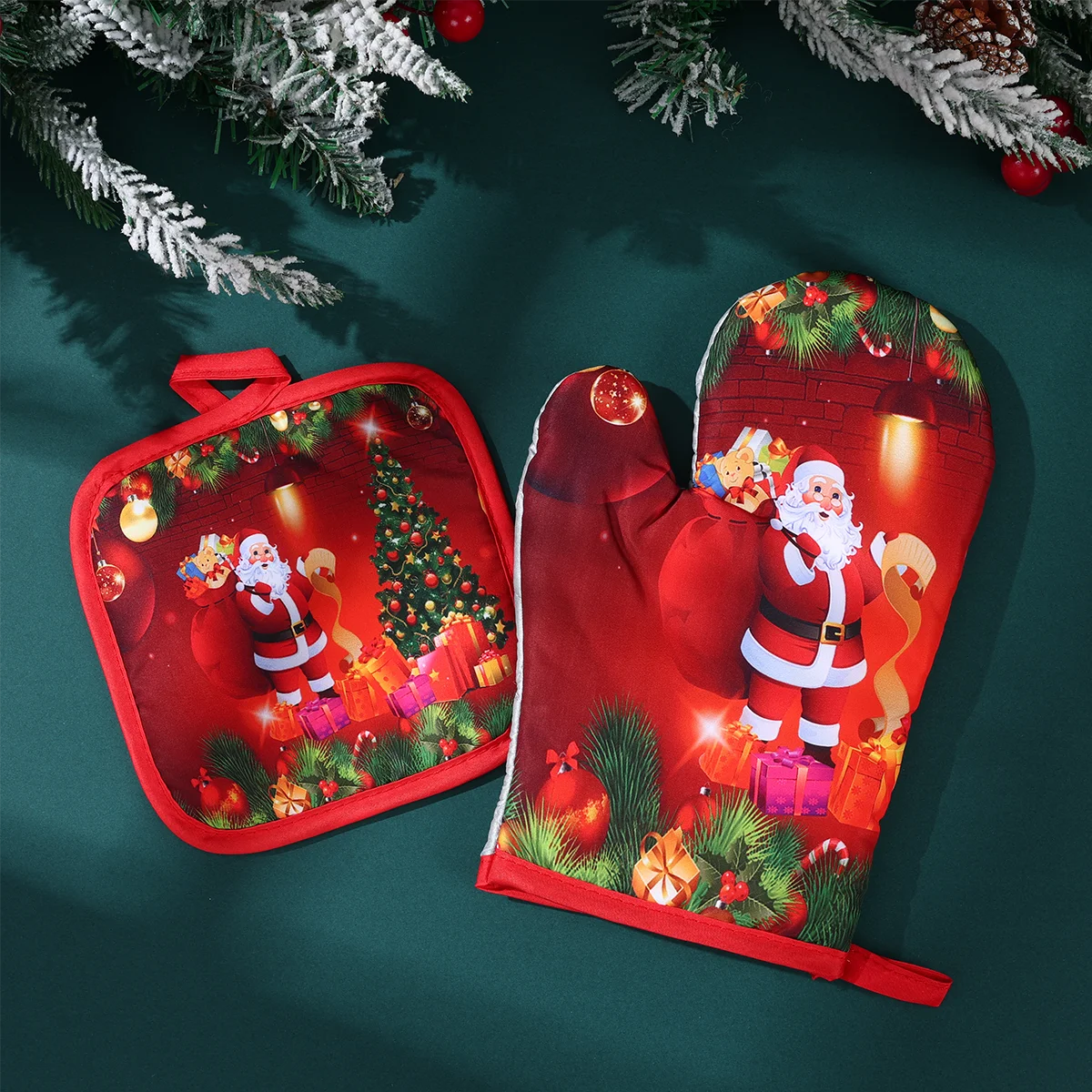Festive Oven Mitts for the Christmas Season | MaxHeat Duo