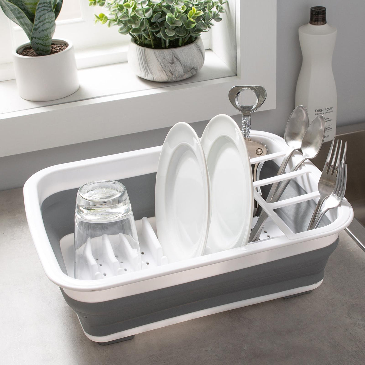 Space-saving Dish Drainer with Water Drainage – Foldable for the Kitchen