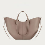 Elegant shoulder bag with generous storage space