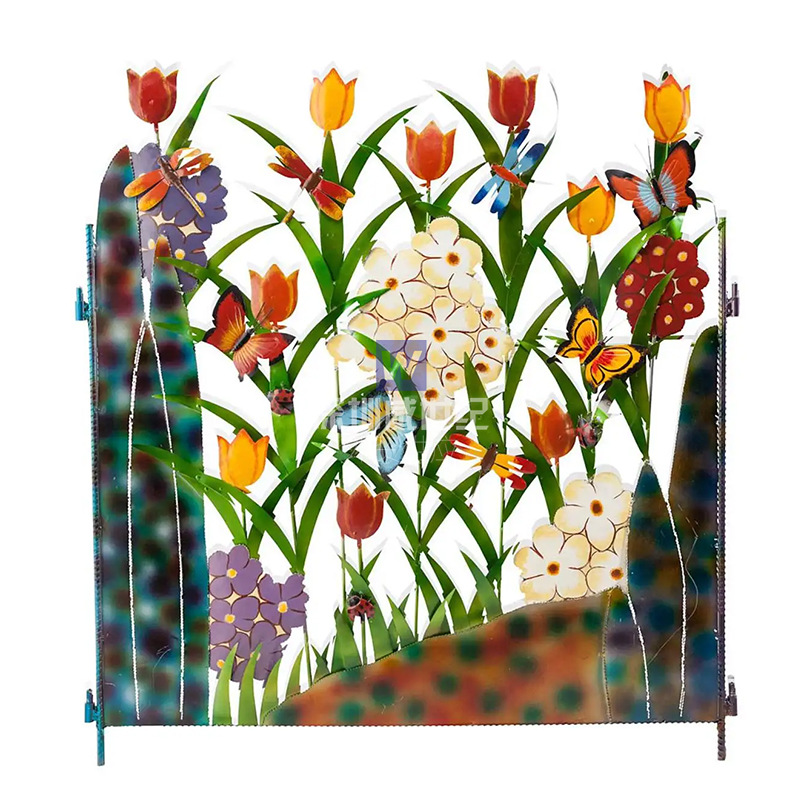 Colorful Metal Fence – Add new sparkle to your garden