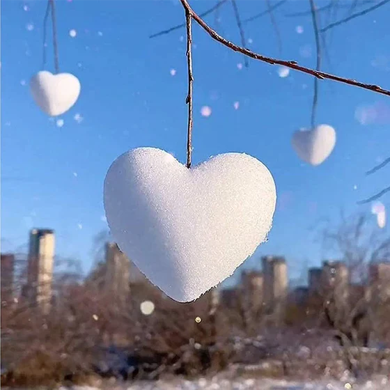 Snow Fun – Keep your hands warm while getting creative with snow