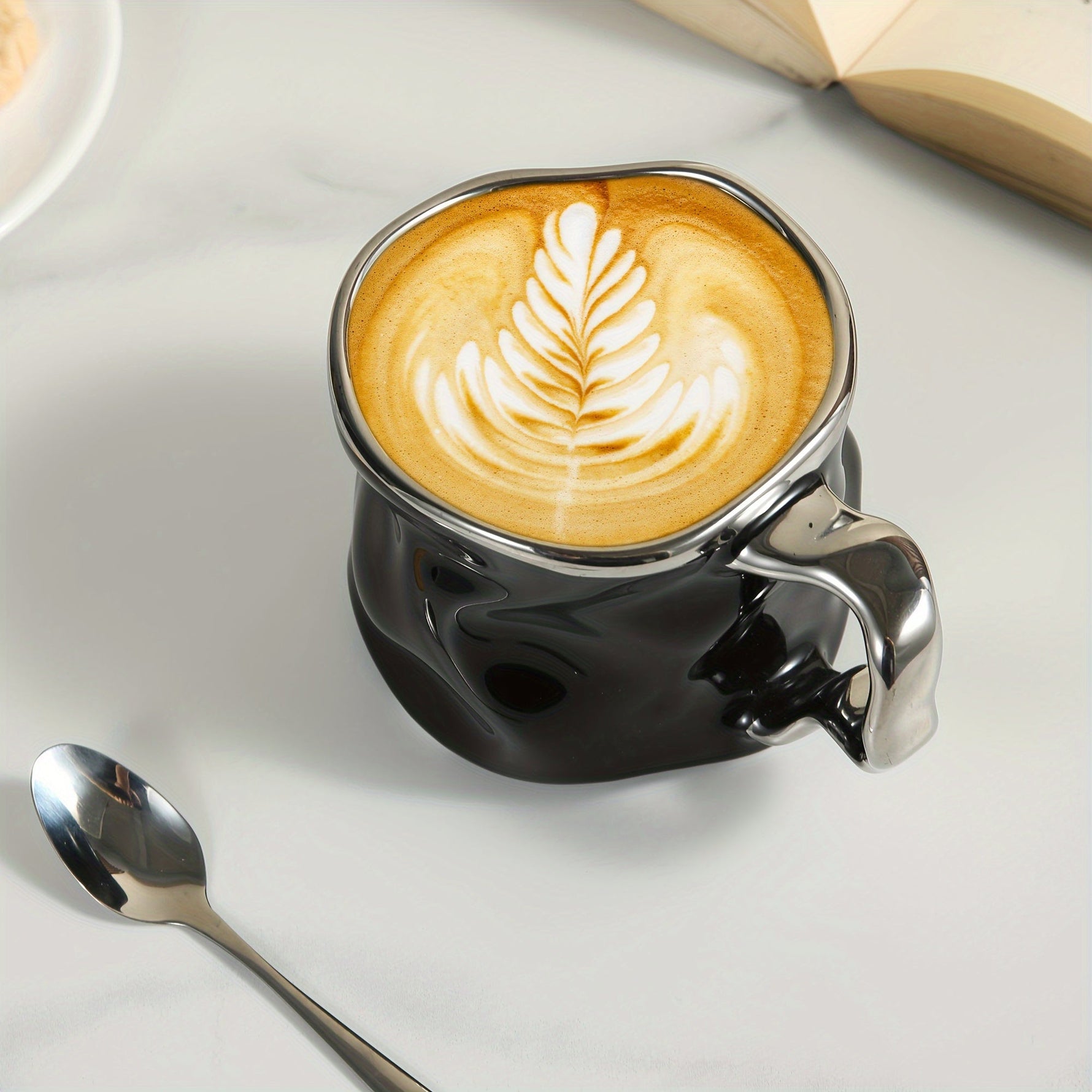 KreativKaffeebecher – Handgefertigte Keramiktasse mit Einzigartigem Design