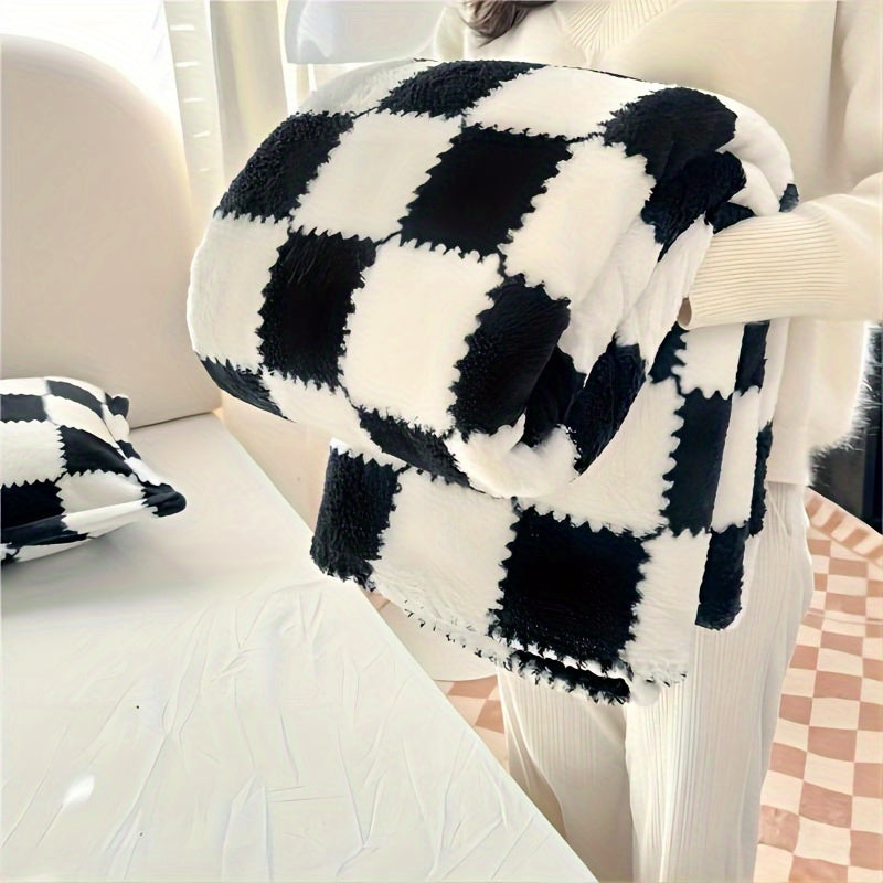 Classic Plaid Blanket – Soft, Warm, and Versatile for Home and On the Go