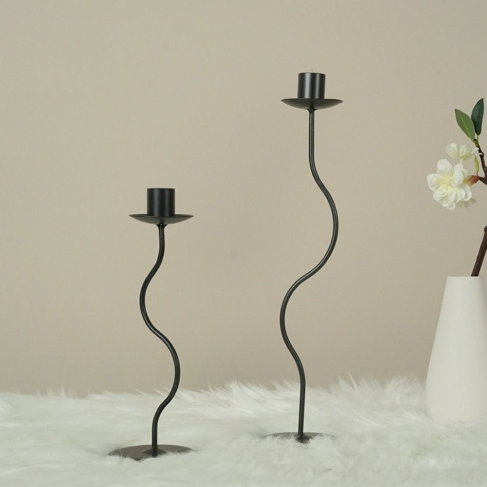 Eleganter Wellenförmiger Kerzenhalter aus Eisen für Ihr Zuhause