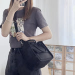 UrbanEase Canvas Umhängetasche – Weiße Schultertasche mit Magnetverschluss und verstellbarem Gurt
