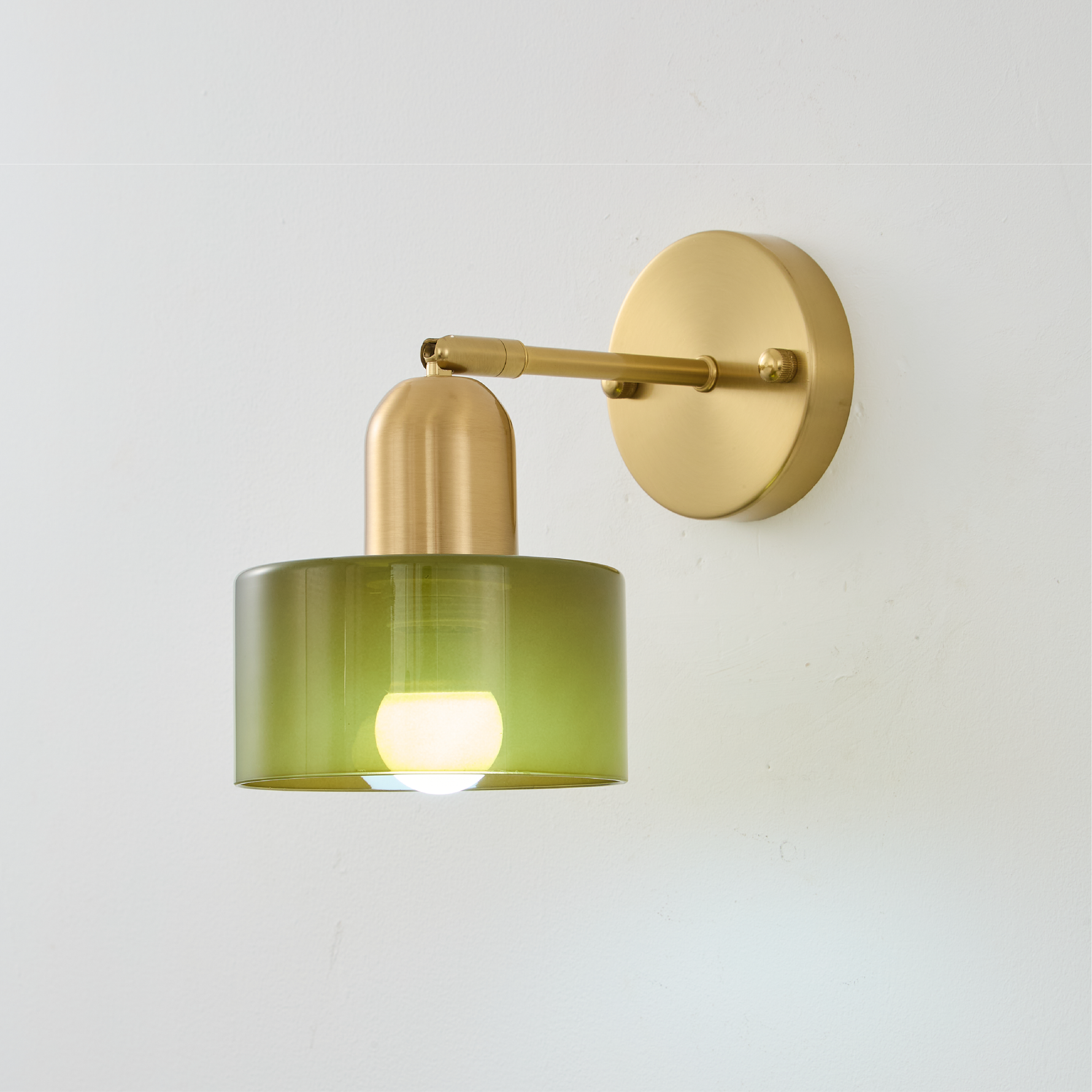 Farbenfrohe Glas Wandleuchte im Bauhaus-Stil