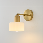 Farbenfrohe Glas Wandleuchte im Bauhaus-Stil