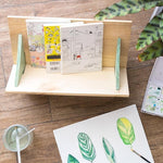 Eleganter Buchhalter für stilvolle Buchpräsentation