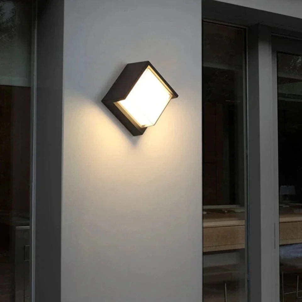 Luminex - Wetterfeste LED-Wandleuchte mit Bewegungssensor