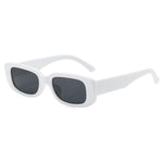 Stilvolle Oval Sonnenbrille aus Kunststoffen für jedes Outfit
