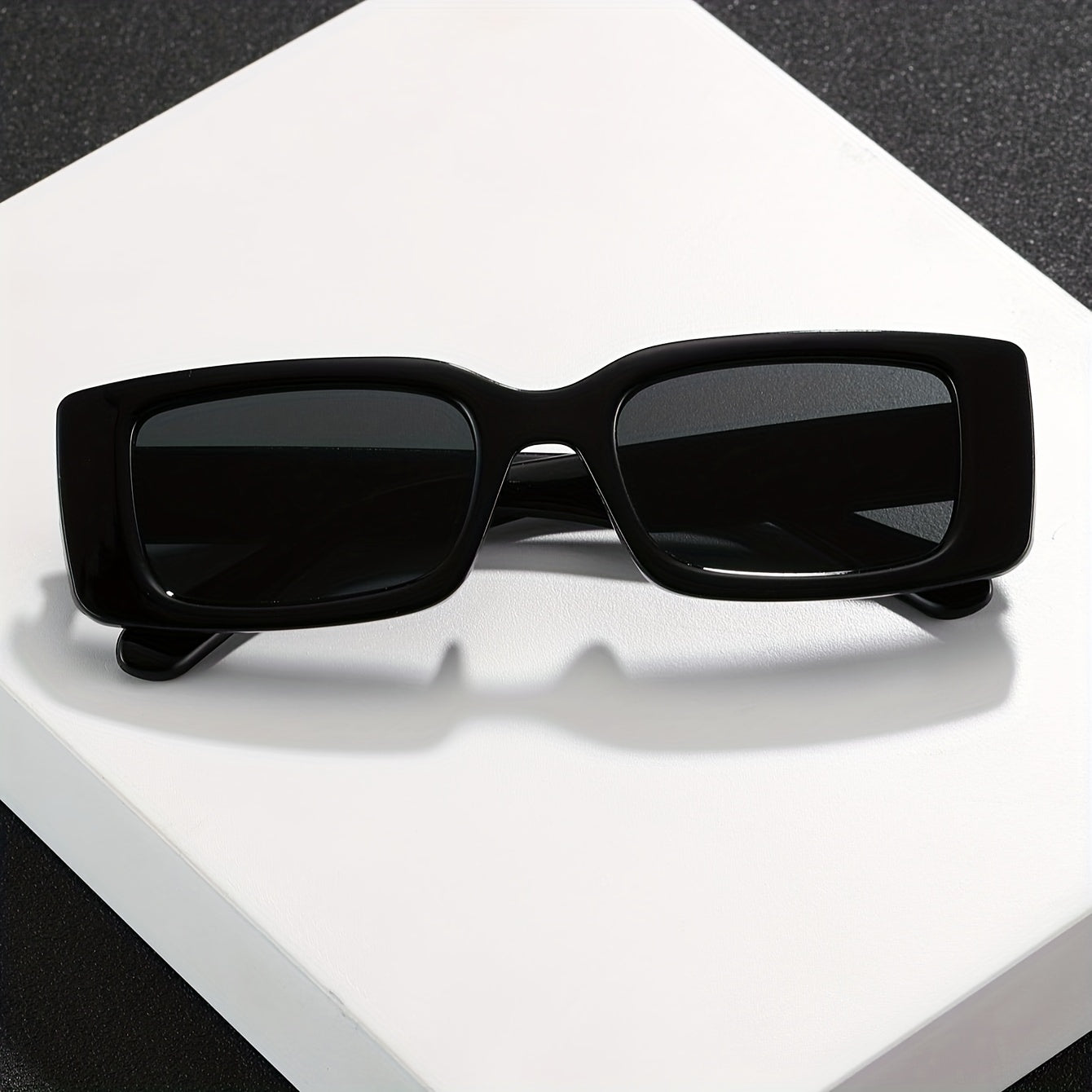 Elegante Sonnenbrille mit modernem quadratischen Design - Schwarz