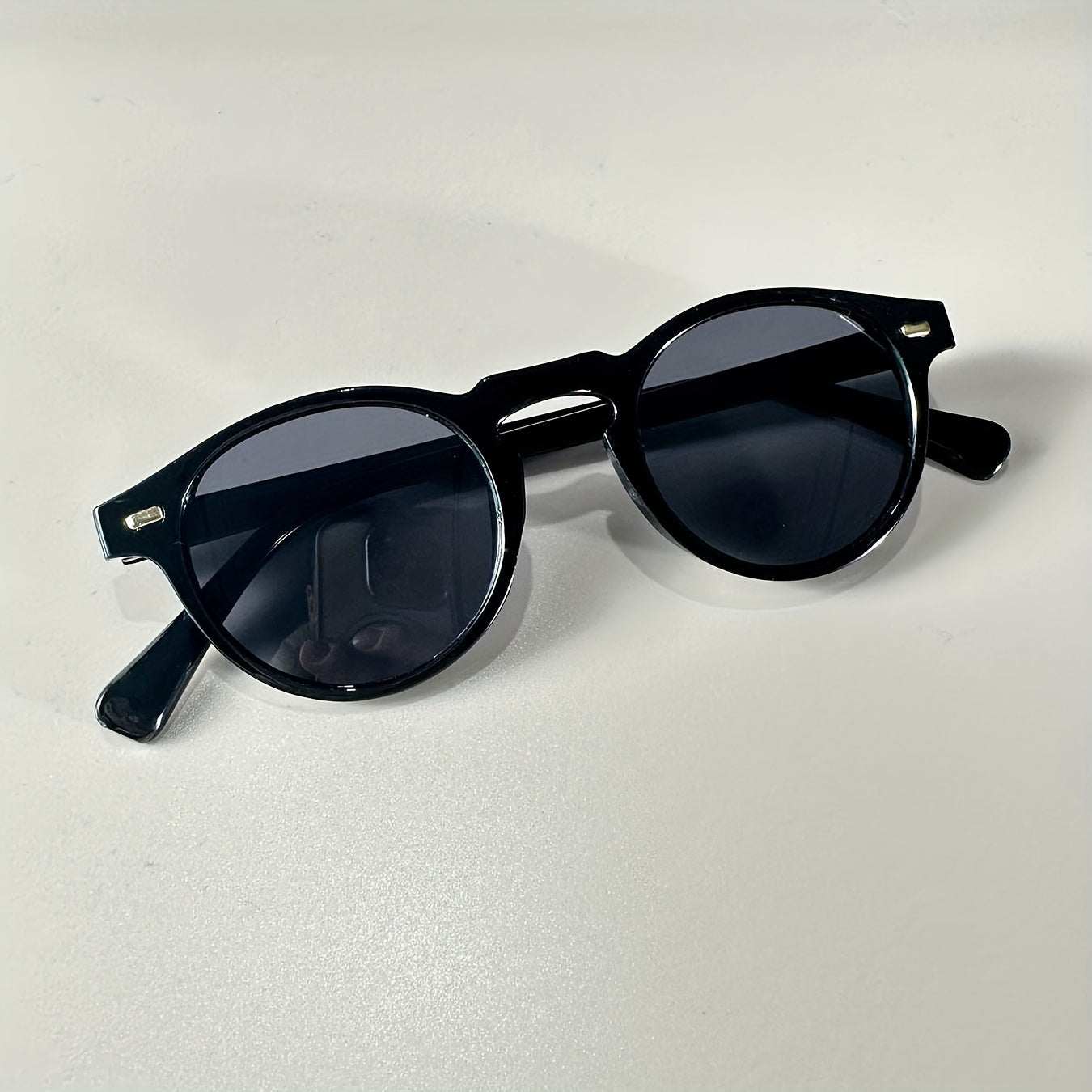 Retro Chic Sonnenbrille - Stilvoll und Vielseitig - Schwarz