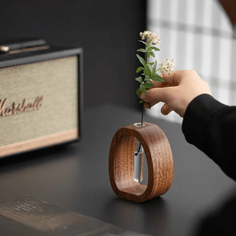 Harmonia Vase - Elegante Holz-Glas-Kreation für Pflanzenliebhaber