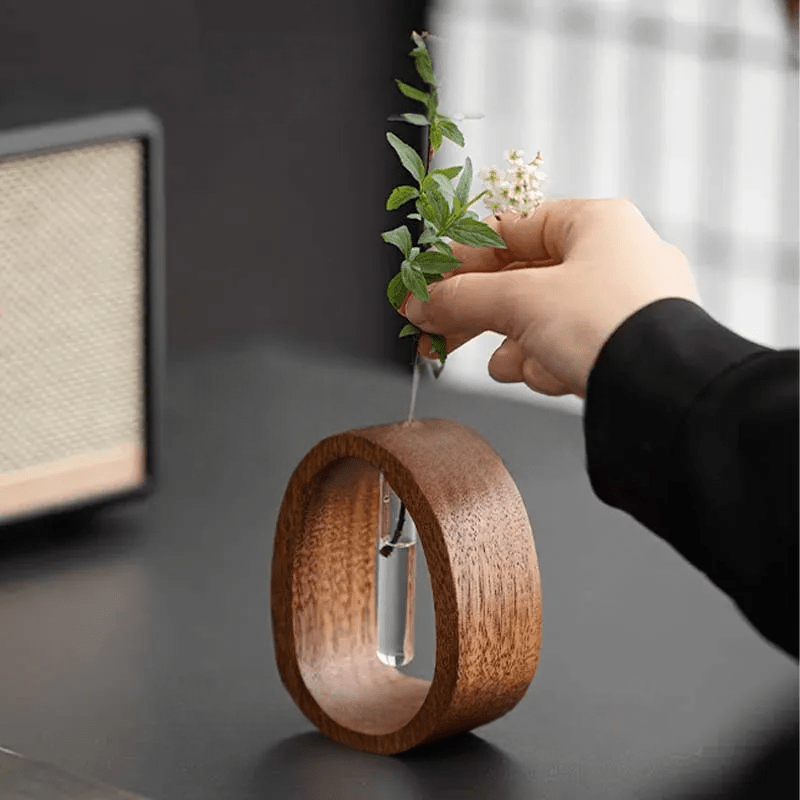 Harmonia Vase - Elegante Holz-Glas-Kreation für Pflanzenliebhaber