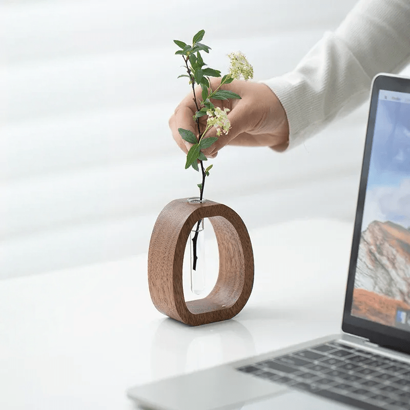 Harmonia Vase - Elegante Holz-Glas-Kreation für Pflanzenliebhaber