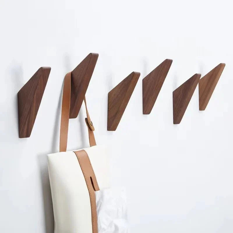 Stilvolle Wandgarderobe aus Holz - Platzsparendes Design für Ihr Zuhause