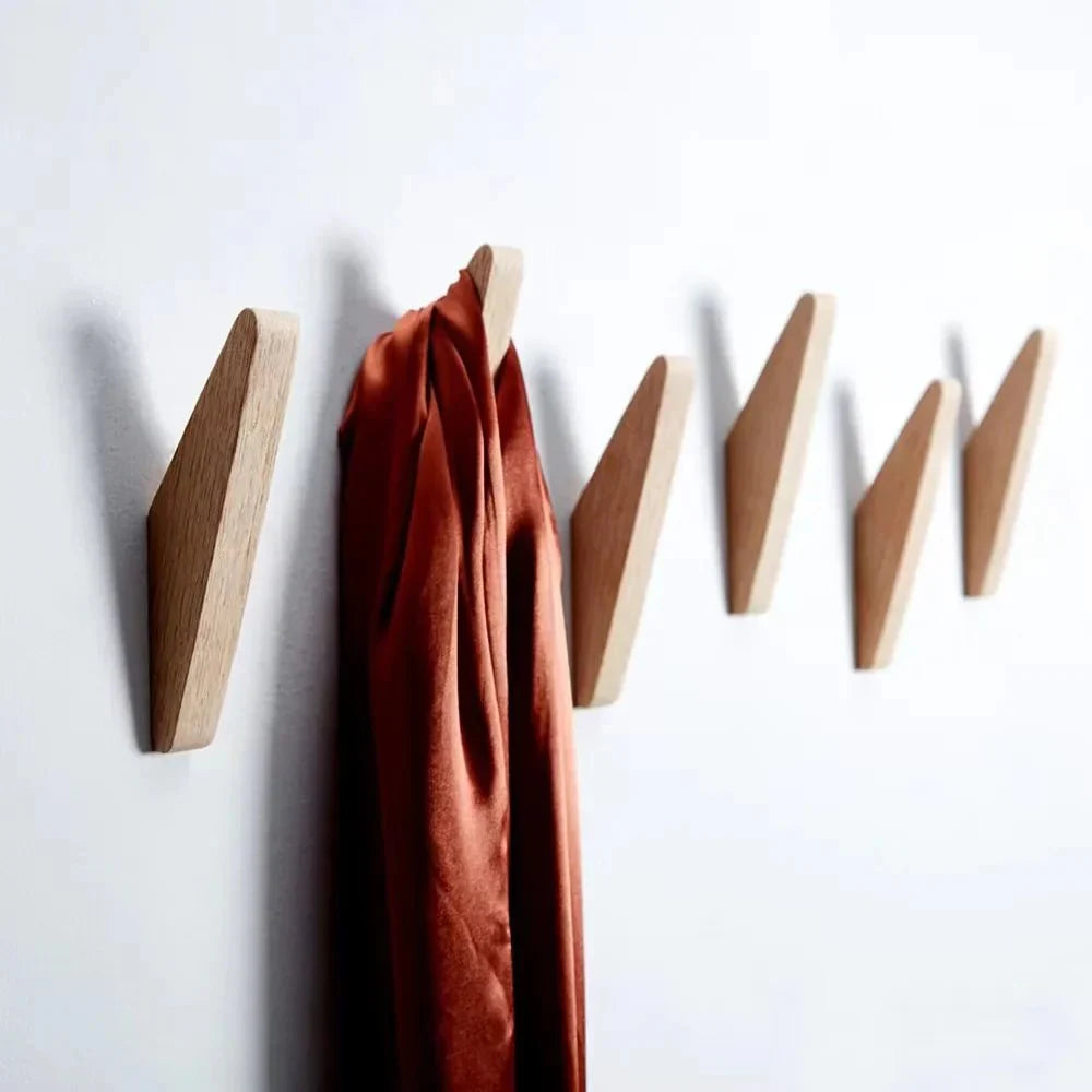 Stilvolle Wandgarderobe aus Holz - Platzsparendes Design für Ihr Zuhause