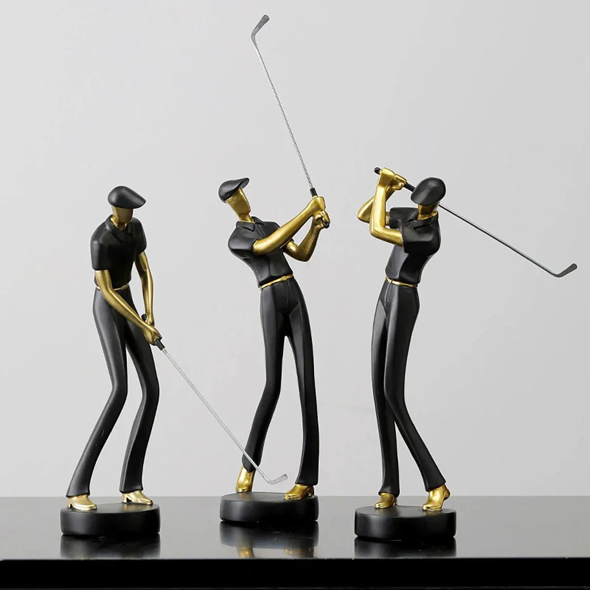 Dynamische Golfer Figuren - Elegante Deko für Ihr Zuhause