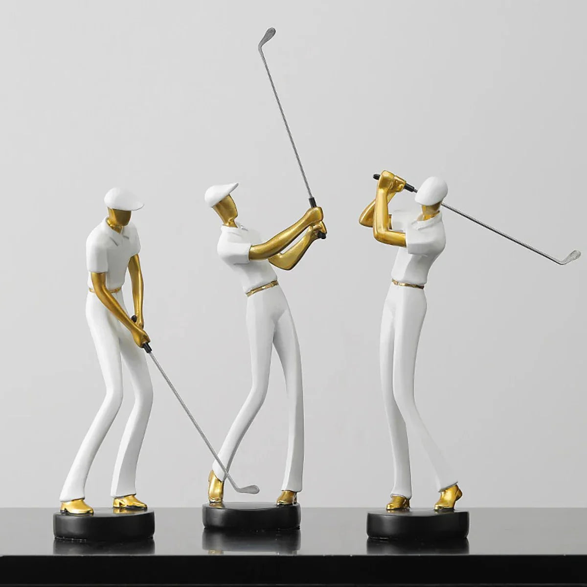 Dynamische Golfer Figuren - Elegante Deko für Ihr Zuhause