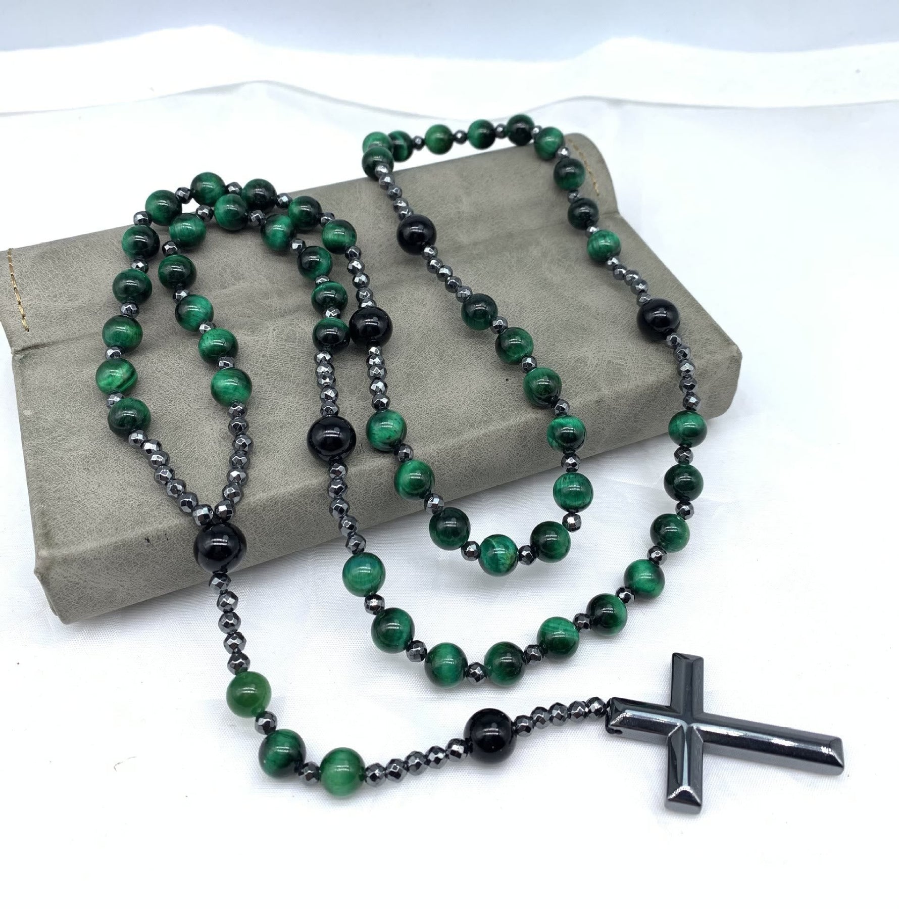 Spiritueller Anhänger mit Tigerauge und Lapislazuli – Rosenkranz für Männer