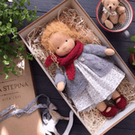 Harmonie | Handgefertigte Waldorf Kuschelpuppe – Lila