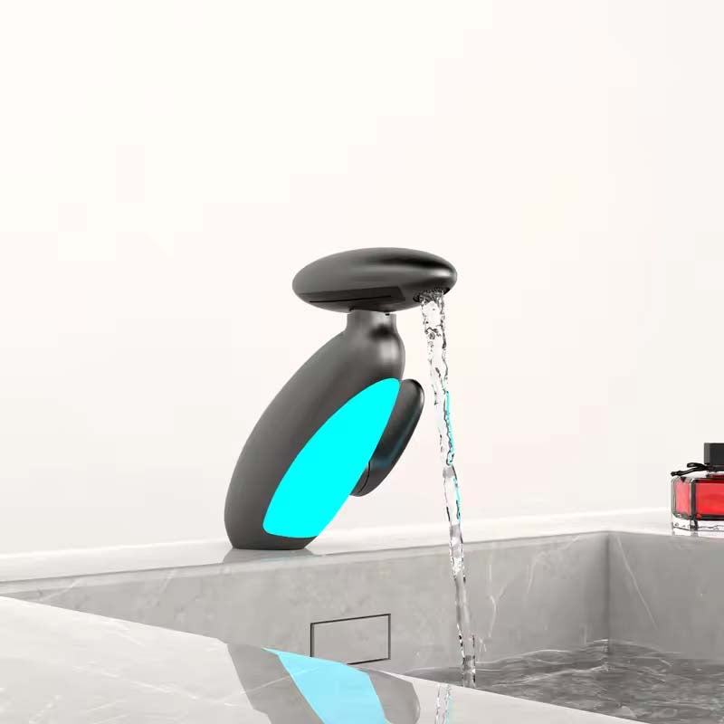 HydraLux: Moderner Wasserhahn mit LED für Küche & Bad
