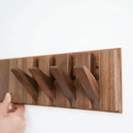 Holz-Wandgarderobe mit Haken für Mäntel und Jacken