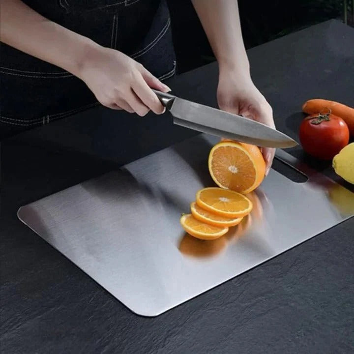 Hochwertige Schneideplatte aus Titan für die moderne Küche