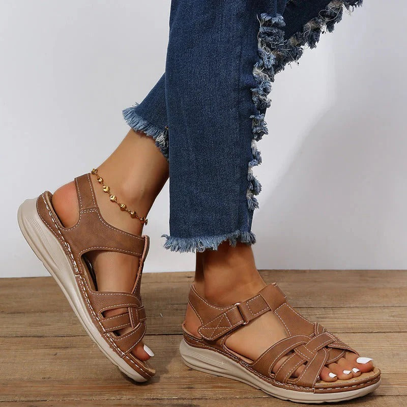 Elegante und Bequeme Sandalen für Frauen mit Klettverschluss