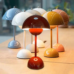 Stilvolle Pilzlampe mit USB-Ladefunktion